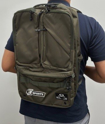 OAKLEY　FOS901737-83C　ESSNEN　BACKPACK　M８.0③.jpg